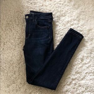 LIKE NEW AE High-Rise Dark Wash Skinny Jeans